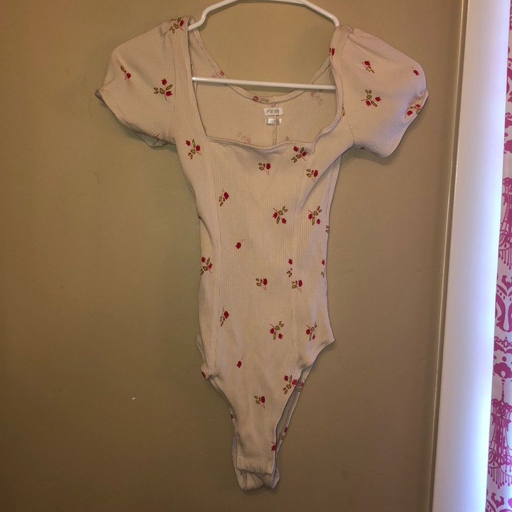urban outfitters flower bodysuit